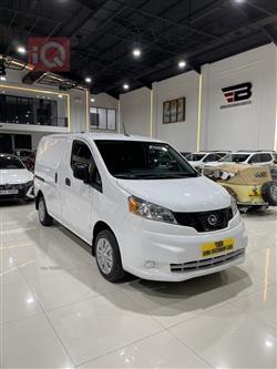 نیسان NV200